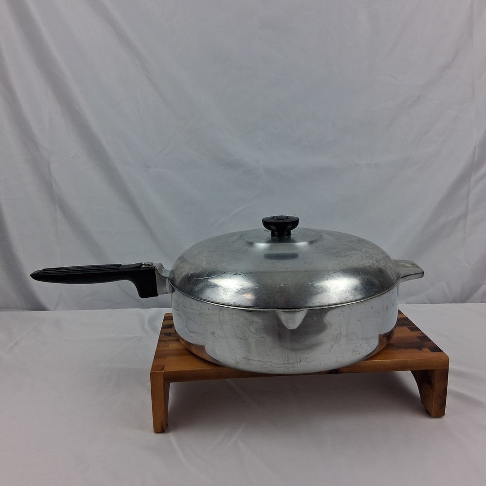 Magnalite Classic S109 Cast Aluminum 11.25 Inch Skillet Sauté Pan w/ Lid Silver